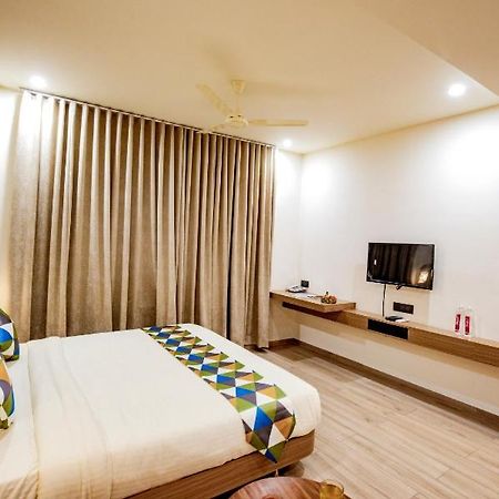Hotel Nexus Rajkot Εξωτερικό φωτογραφία