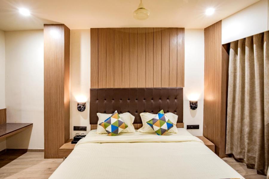 Hotel Nexus Rajkot Εξωτερικό φωτογραφία