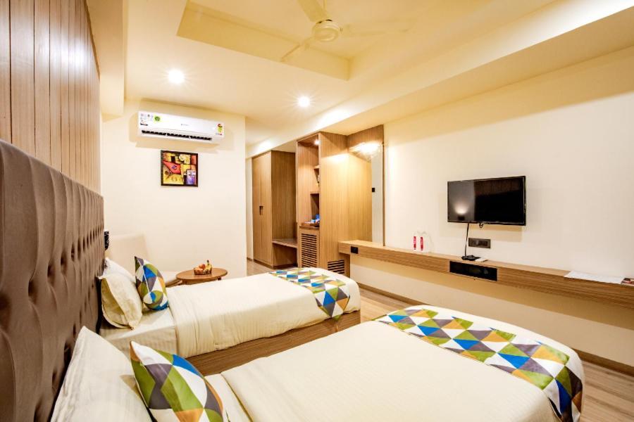 Hotel Nexus Rajkot Εξωτερικό φωτογραφία