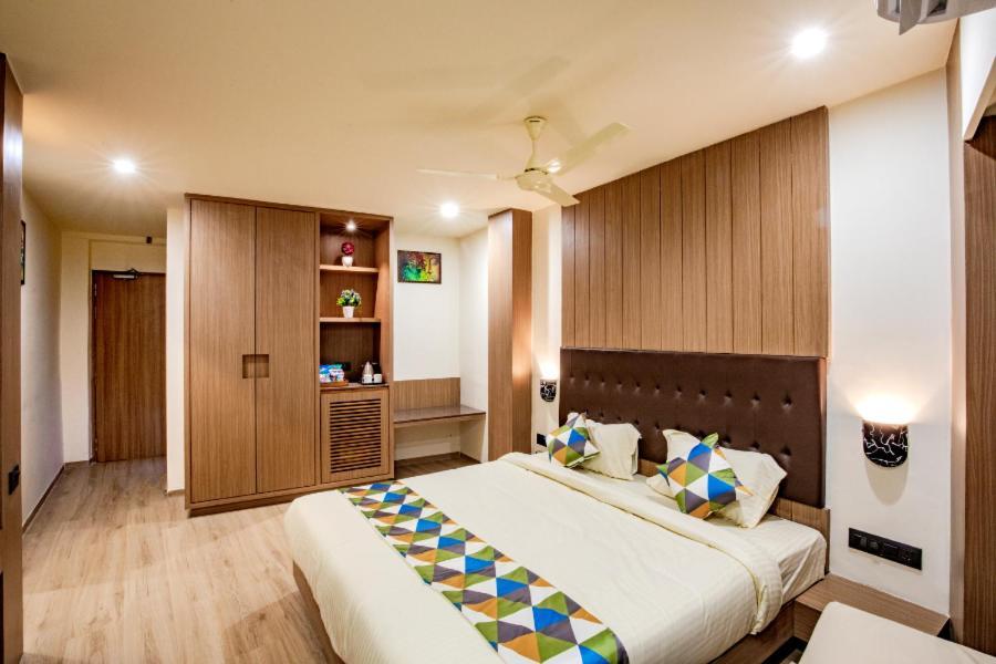 Hotel Nexus Rajkot Εξωτερικό φωτογραφία