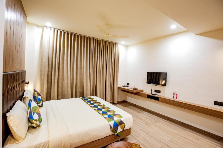Hotel Nexus Rajkot Εξωτερικό φωτογραφία