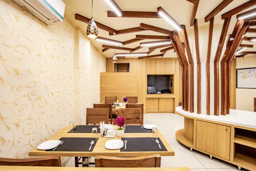 Hotel Nexus Rajkot Εξωτερικό φωτογραφία