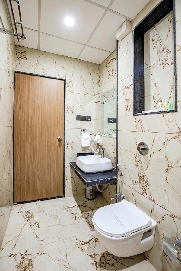Hotel Nexus Rajkot Εξωτερικό φωτογραφία