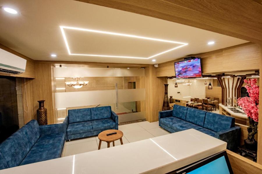 Hotel Nexus Rajkot Εξωτερικό φωτογραφία