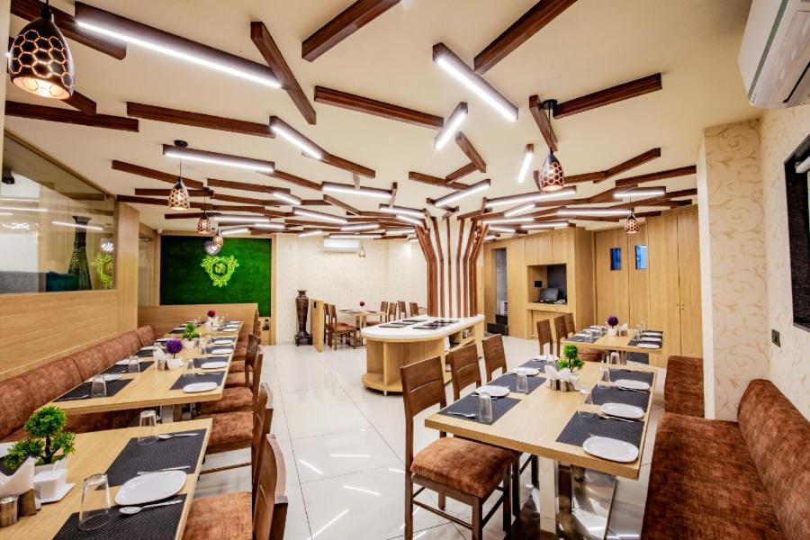 Hotel Nexus Rajkot Εξωτερικό φωτογραφία